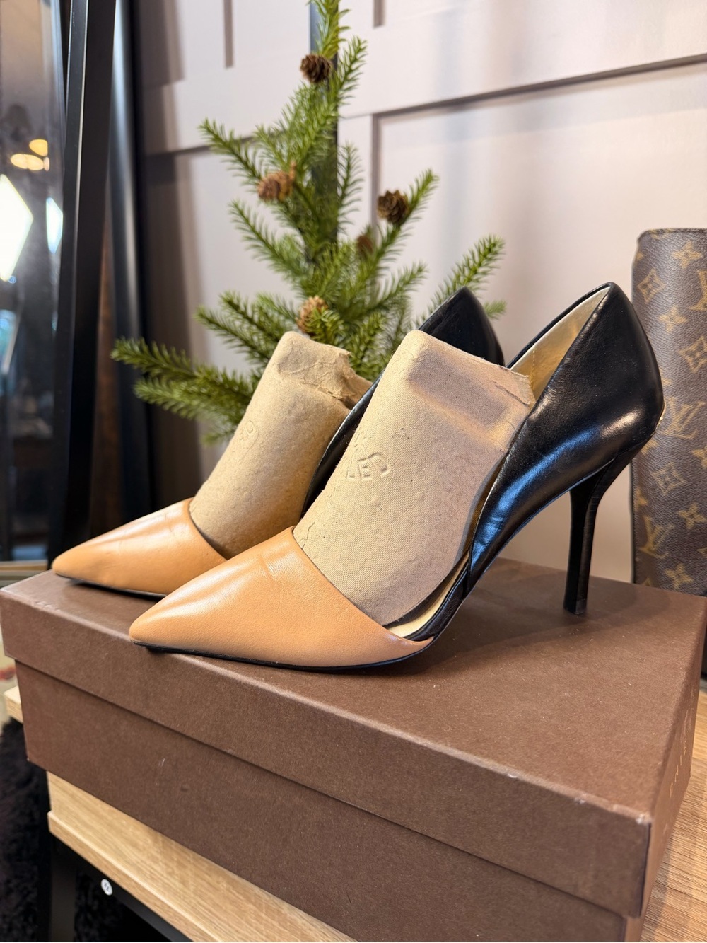 Michael Kors Julieta Two Tone D'Orsay Pumps in Brown and Black Leather 7M